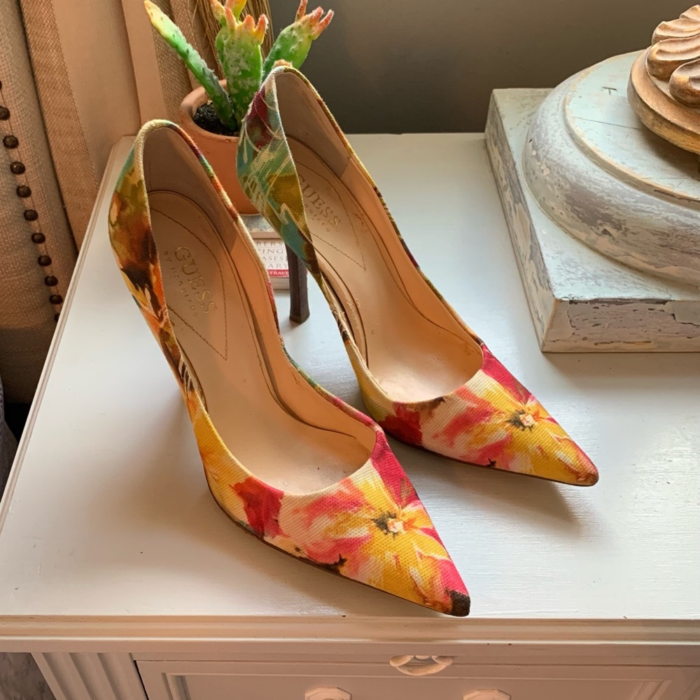 Guess Carrie Floral heels